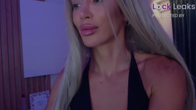 Gallery image thumbnail from Qu33n's myfreecams stream on, 11/29/2025, 11:09 image 4 of 20
