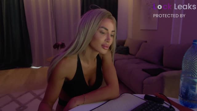 Gallery image thumbnail from Qu33n's myfreecams stream on, 11/29/2025, 11:09 image 7 of 20