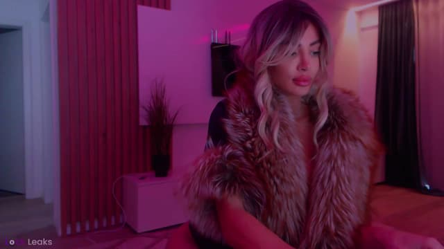 Gallery image thumbnail from Qu33n's myfreecams stream on, 03/29/2026, 10:41 image 1 of 20