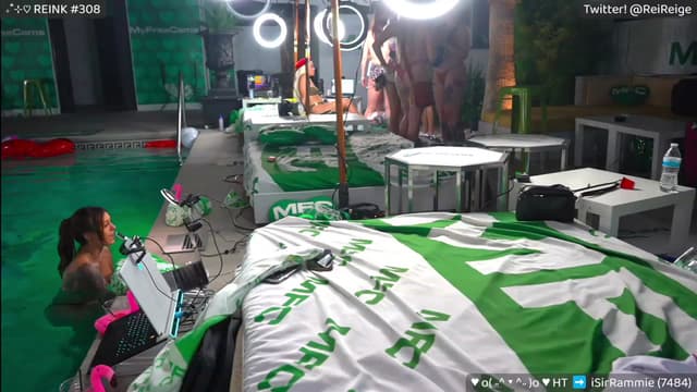Gallery image thumbnail from Reige's myfreecams stream on, 05/24/2023, 09:32 image 10 of 20