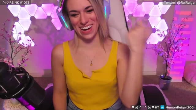 Gallery image thumbnail from Reige's myfreecams stream on, 07/03/2023, 06:57 image 10 of 20