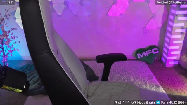 Gallery image thumbnail from Reige's myfreecams stream on, 04/28/2024, 08:15 image 10 of 20