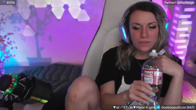 Gallery image thumbnail from Reige's myfreecams stream on, 04/28/2024, 08:15 image 4 of 20
