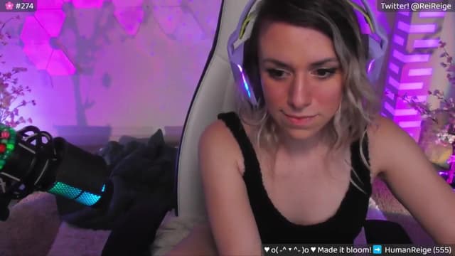Gallery image thumbnail from Reige's myfreecams stream on, 05/03/2024, 09:03 image 10 of 20