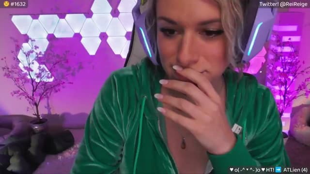 Gallery image thumbnail from Reige's myfreecams stream on, 06/13/2024, 07:20 image 18 of 20