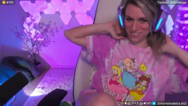 Gallery image thumbnail from Reige's myfreecams stream on, 06/17/2024, 07:26 image 7 of 20