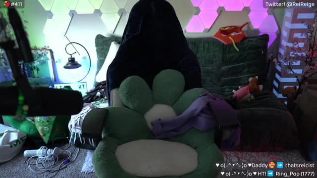 Gallery image thumbnail from Reige's myfreecams stream on, 09/22/2024, 18:27 image 15 of 20
