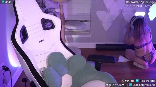 Gallery image thumbnail from Reige's myfreecams stream on, 03/31/2025, 10:30 image 15 of 20