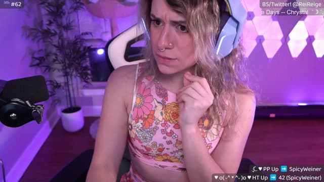 Gallery image thumbnail from Reige's myfreecams stream on, 04/17/2025, 09:26 image 3 of 20