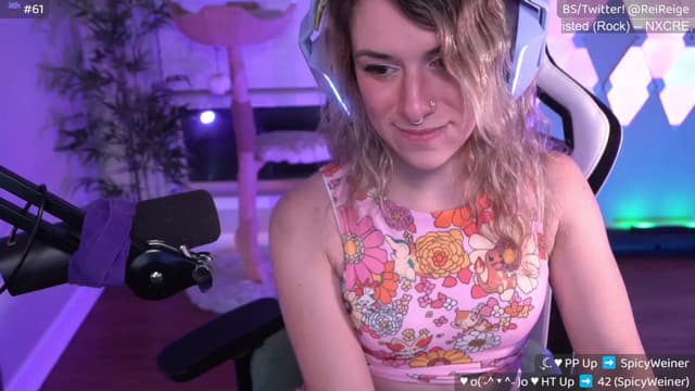 Gallery image thumbnail from Reige's myfreecams stream on, 04/17/2025, 09:26 image 4 of 20
