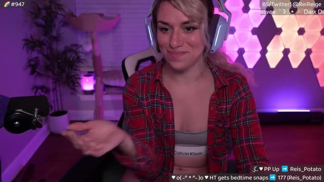 Gallery image thumbnail from Reige's myfreecams stream on, 06/06/2025, 09:05 image 11 of 20