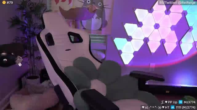 Gallery image thumbnail from Reige's myfreecams stream on, 09/01/2025, 15:29 image 14 of 20