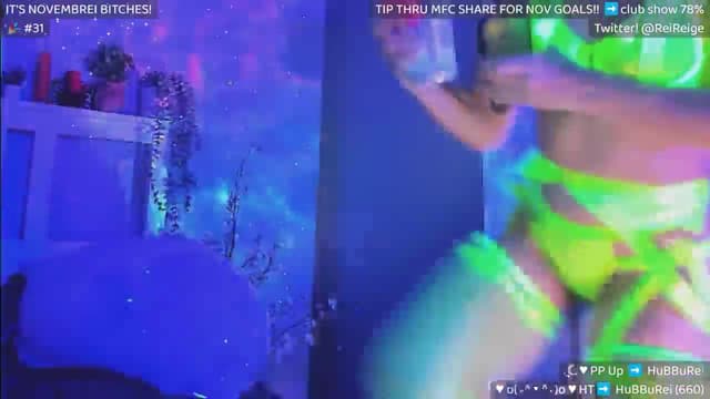 Gallery image thumbnail from Reive's myfreecams stream on, 11/25/2024, 18:37 image 13 of 20