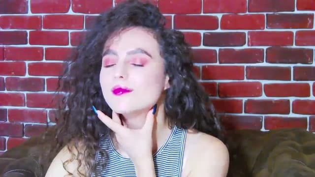 Gallery image thumbnail from Rikki's myfreecams stream on, 11/10/2023, 16:08 image 3 of 20