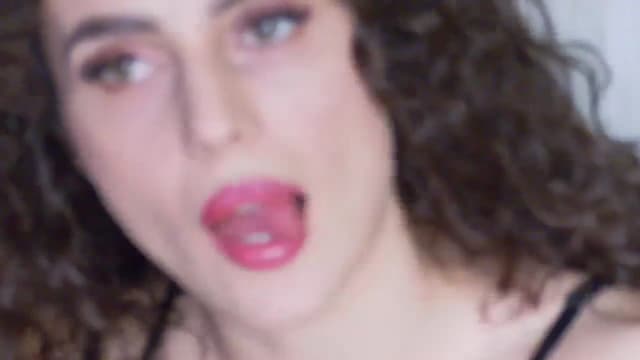 Gallery image thumbnail from Rikki's myfreecams stream on, 04/07/2024, 21:12 image 13 of 20