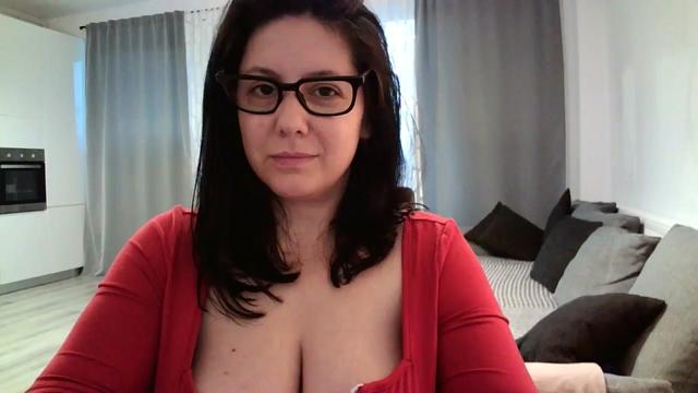 Gallery image thumbnail from SILKYWOMAN's myfreecams stream on, 04/19/2024, 17:44 image 7 of 20