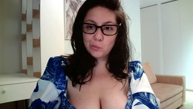 Gallery image thumbnail from SILKYWOMAN's myfreecams stream on, 04/26/2024, 19:55 image 16 of 20