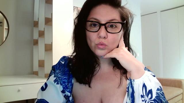 Gallery image thumbnail from SILKYWOMAN's myfreecams stream on, 04/26/2024, 22:26 image 16 of 20