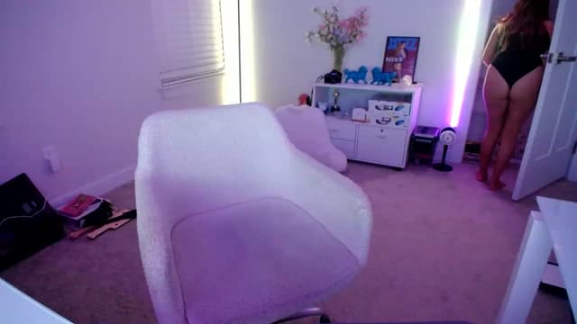 Gallery image thumbnail from Scout's myfreecams stream on, 06/03/2023, 05:49 image 10 of 20