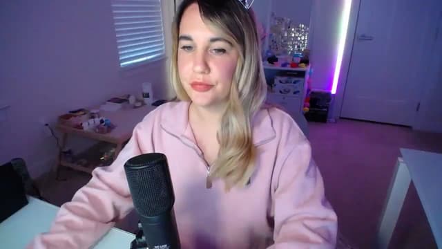 Gallery image thumbnail from Scout's myfreecams stream on, 03/13/2025, 24:01 image 6 of 20