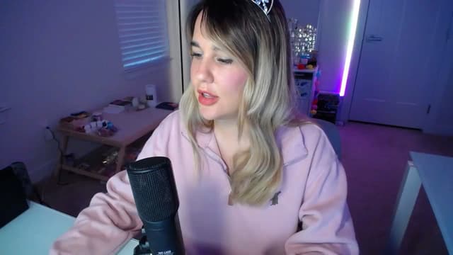 Gallery image thumbnail from Scout's myfreecams stream on, 03/13/2025, 24:01 image 15 of 20
