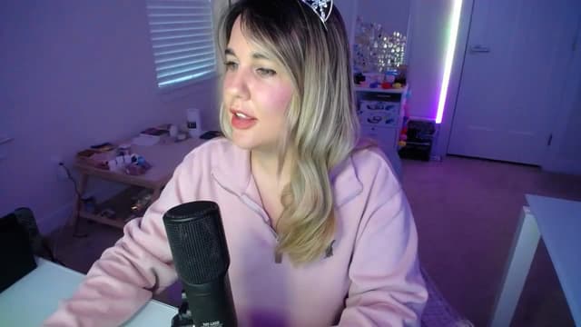Gallery image thumbnail from Scout's myfreecams stream on, 03/13/2025, 24:01 image 8 of 20