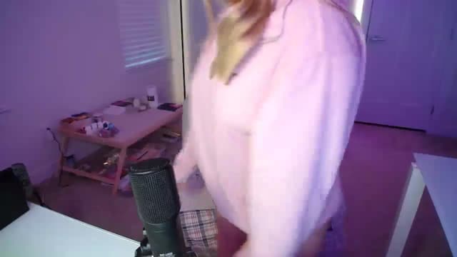 Gallery image thumbnail from Scout's myfreecams stream on, 03/13/2025, 24:01 image 17 of 20