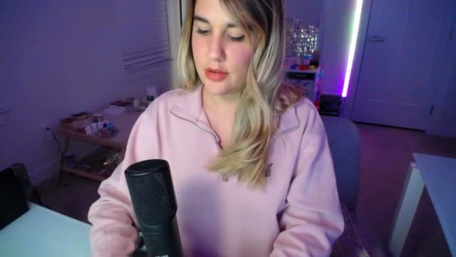 Gallery image thumbnail from Scout's myfreecams stream on, 03/13/2025, 01:29 image 16 of 20