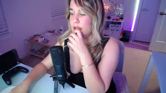 Gallery image thumbnail from Scout's myfreecams stream on, 03/20/2025, 01:38 image 9 of 20