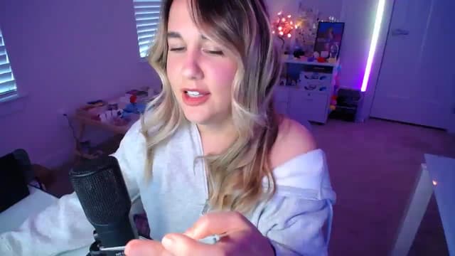 Gallery image thumbnail from Scout's myfreecams stream on, 03/27/2025, 24:03 image 5 of 20
