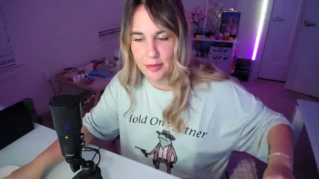 Gallery image thumbnail from Scout's myfreecams stream on, 04/03/2025, 01:33 image 17 of 20