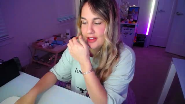 Gallery image thumbnail from Scout's myfreecams stream on, 04/03/2025, 01:33 image 4 of 20