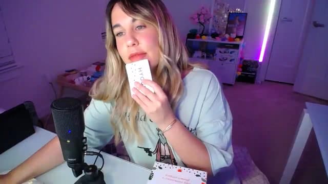 Gallery image thumbnail from Scout's myfreecams stream on, 04/03/2025, 01:33 image 13 of 20