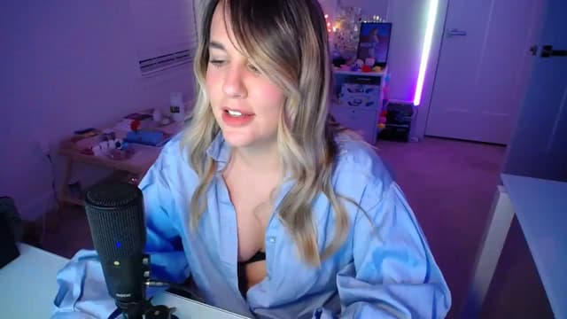 Gallery image thumbnail from Scout's myfreecams stream on, 04/10/2025, 02:23 image 16 of 20