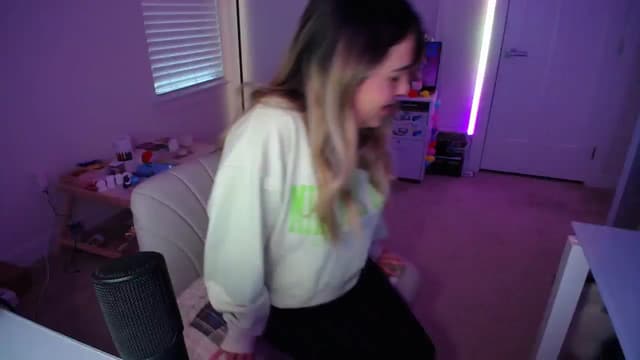 Gallery image thumbnail from Scout's myfreecams stream on, 05/08/2025, 24:01 image 1 of 20