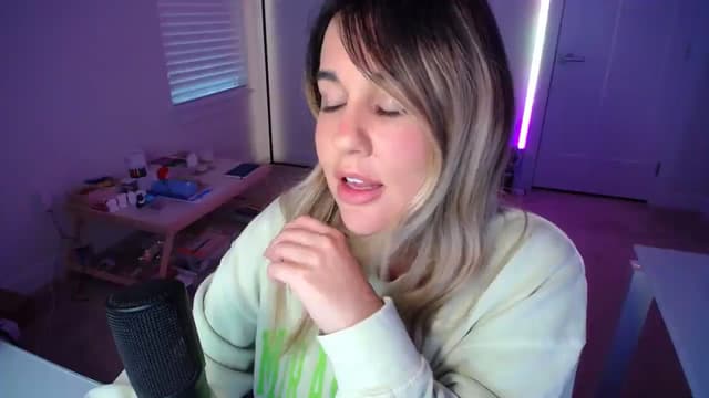 Gallery image thumbnail from Scout's myfreecams stream on, 05/08/2025, 24:01 image 16 of 20