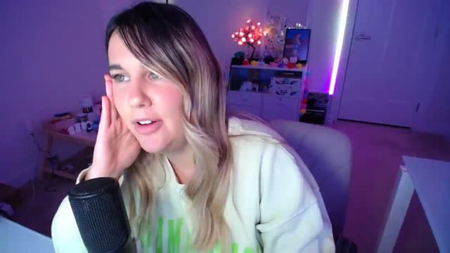 Gallery image thumbnail from Scout's myfreecams stream on, 05/08/2025, 24:38 image 13 of 20