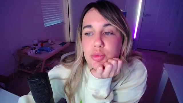 Gallery image thumbnail from Scout's myfreecams stream on, 05/08/2025, 24:38 image 2 of 20