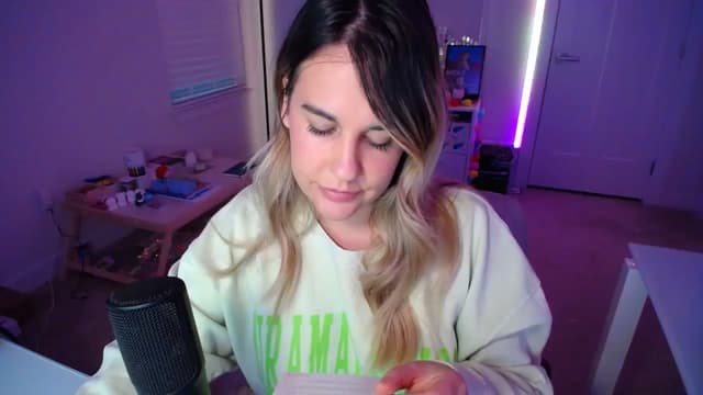 Gallery image thumbnail from Scout's myfreecams stream on, 05/08/2025, 24:38 image 11 of 20