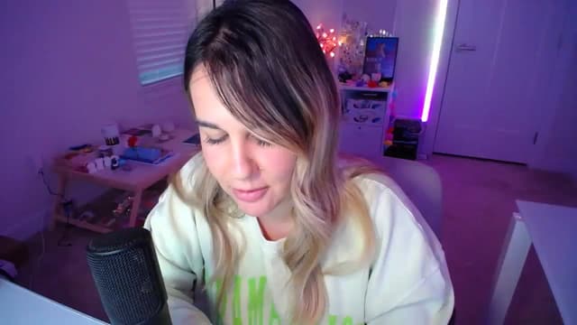 Gallery image thumbnail from Scout's myfreecams stream on, 05/08/2025, 24:38 image 7 of 20