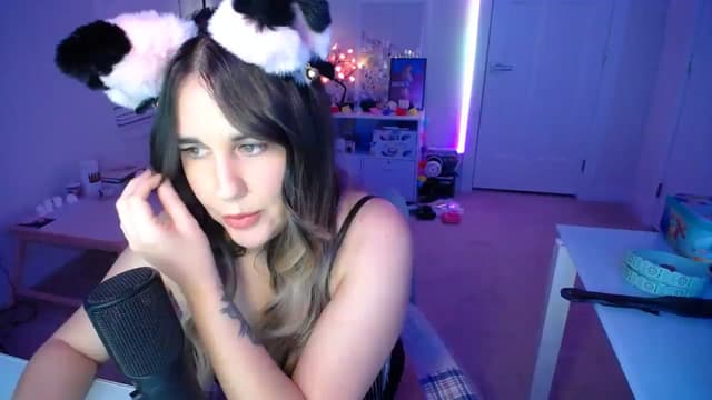 Gallery image thumbnail from Scout's myfreecams stream on, 12/20/2025, 03:52 image 1 of 20