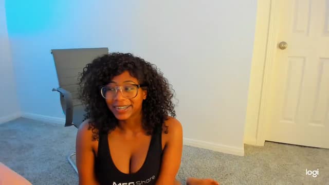 Gallery image thumbnail from Seven's myfreecams stream on, 02/03/2023, 04:49 image 1 of 20
