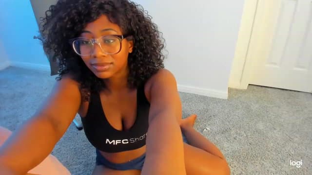 Gallery image thumbnail from Seven's myfreecams stream on, 02/03/2023, 04:49 image 4 of 20