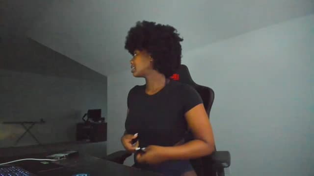 Gallery image thumbnail from Seven's myfreecams stream on, 02/07/2023, 24:12 image 10 of 20
