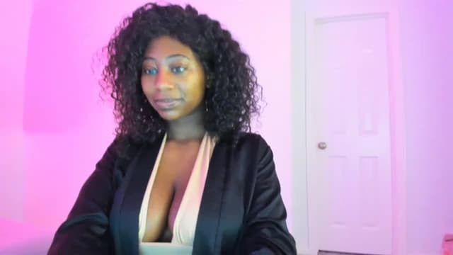 Gallery image thumbnail from Seven's myfreecams stream on, 03/31/2023, 14:04 image 4 of 20