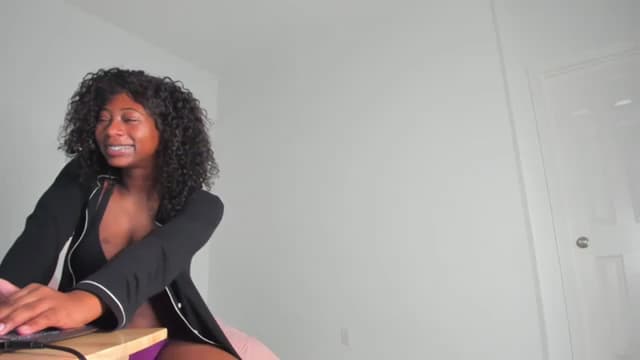 Gallery image thumbnail from Seven's myfreecams stream on, 04/19/2023, 12:17 image 10 of 20