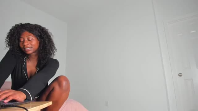 Gallery image thumbnail from Seven's myfreecams stream on, 04/19/2023, 12:17 image 6 of 20