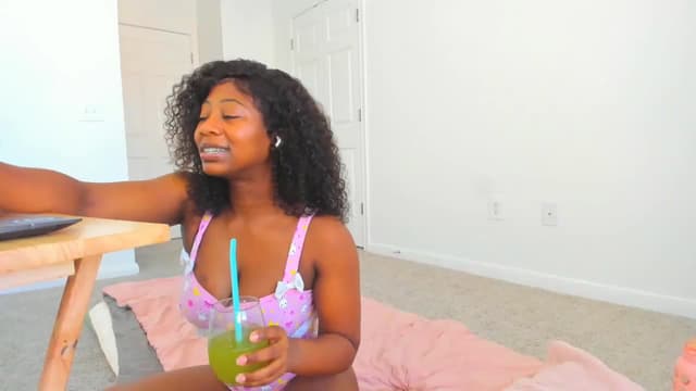 Gallery image thumbnail from Seven's myfreecams stream on, 08/16/2023, 14:42 image 3 of 20