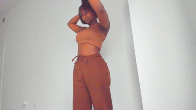 Gallery image thumbnail from Seven's myfreecams stream on, 10/16/2023, 23:54 image 5 of 20