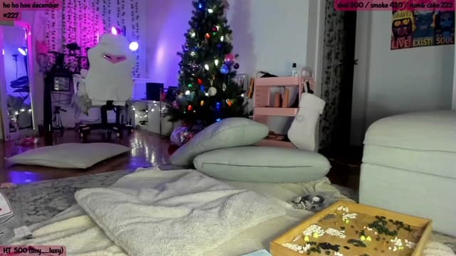 Gallery image thumbnail from SeySo's myfreecams stream on, 12/19/2022, 06:32 image 16 of 20